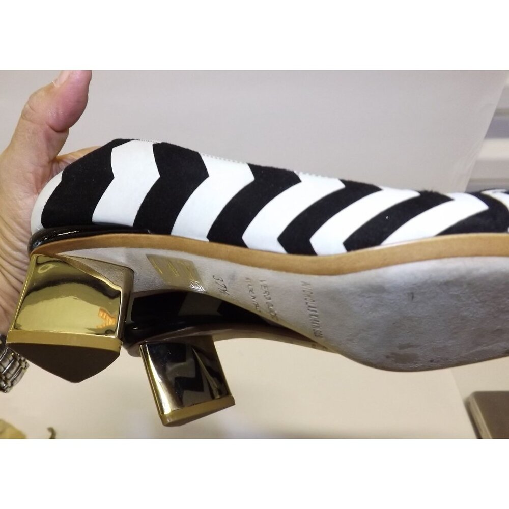 Nicholas Kirkwood Gold Prism Pump Chevron Point Toe Heel Black White Sz 7 ZigZag - Picture 9 of 12